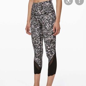 Lululemon Wunder Under Crop Scallop